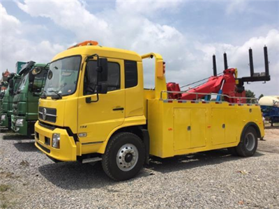 Xe cứu hộ giao thông 8 tấn Dongfeng gắn cẩu liền vận hành linh hoạt